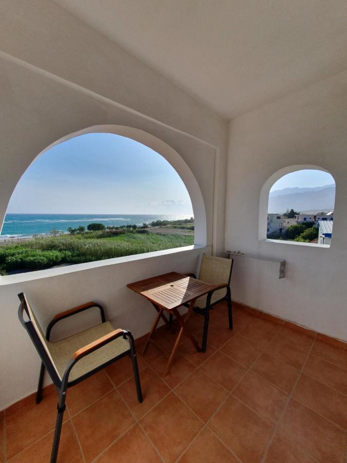 Babis & Popi Rooms And Studios Frangokastello Exterior foto