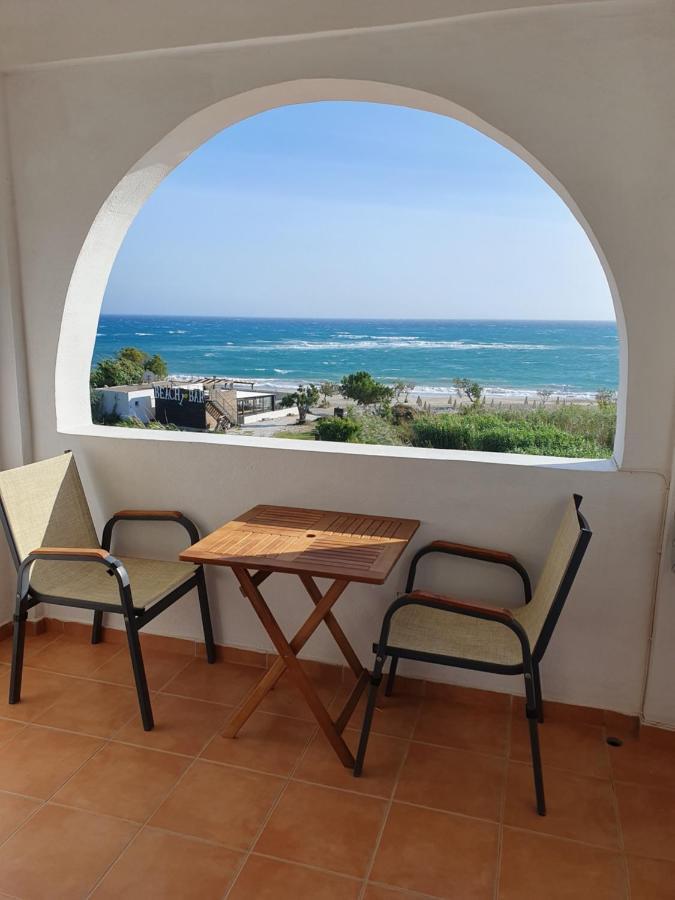 Babis & Popi Rooms And Studios Frangokastello Exterior foto
